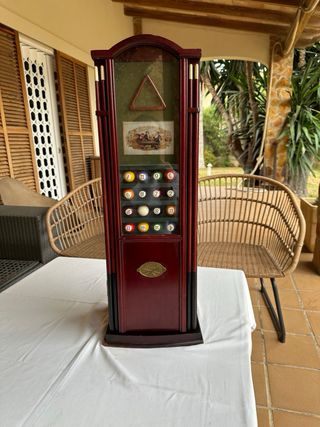 Armario decoración billar.