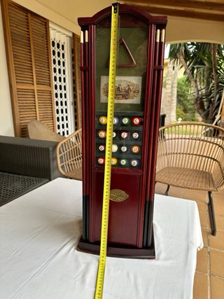 Armario decoración billar.