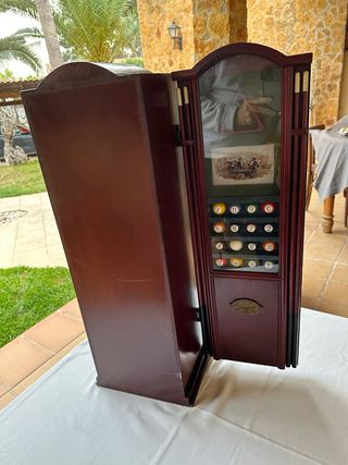 Armario decoración billar.