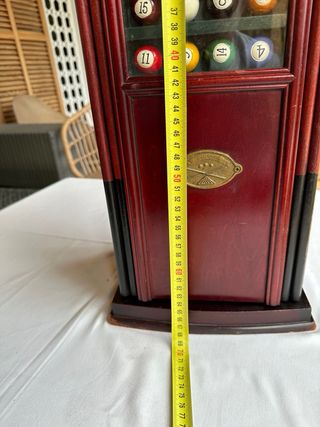 Armario decoración billar.