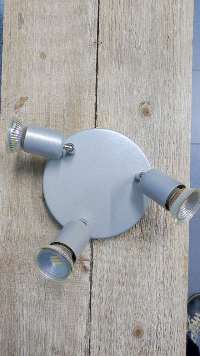 Lampara 3 focos direccionables techo