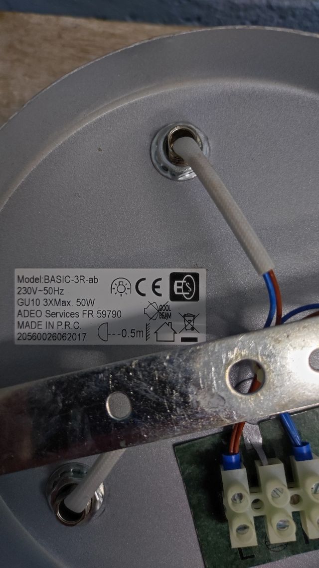 Lampara 3 focos direccionables techo