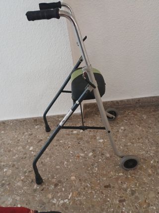 Andador para ancianos con ruedas