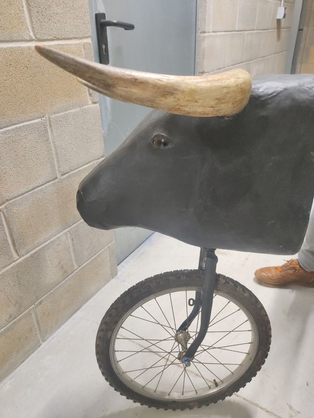 Toro bravo artesano.