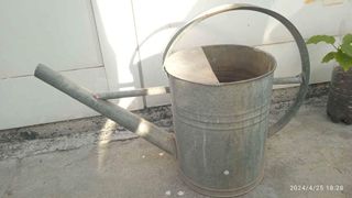 vecchio innaffiatoio