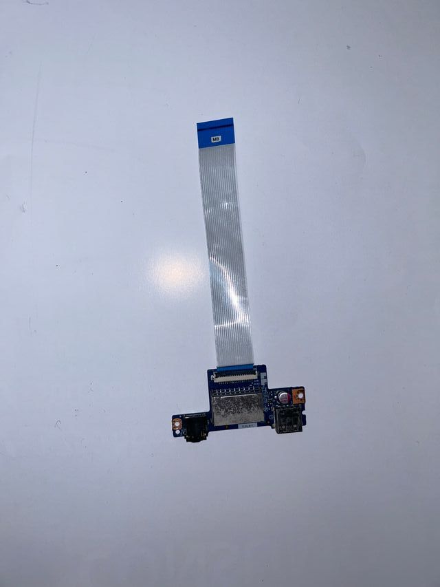 Puerto USB y lector de tarjetas Lenovo G41-35