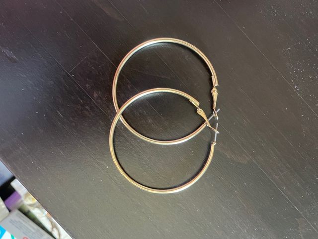 Orecchini a cerchio color oro