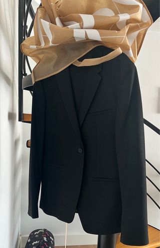 Traje ZARA nuevo(del 2023). Corte moderno. 