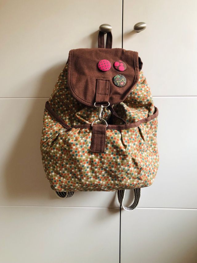 Mochila tela lunares