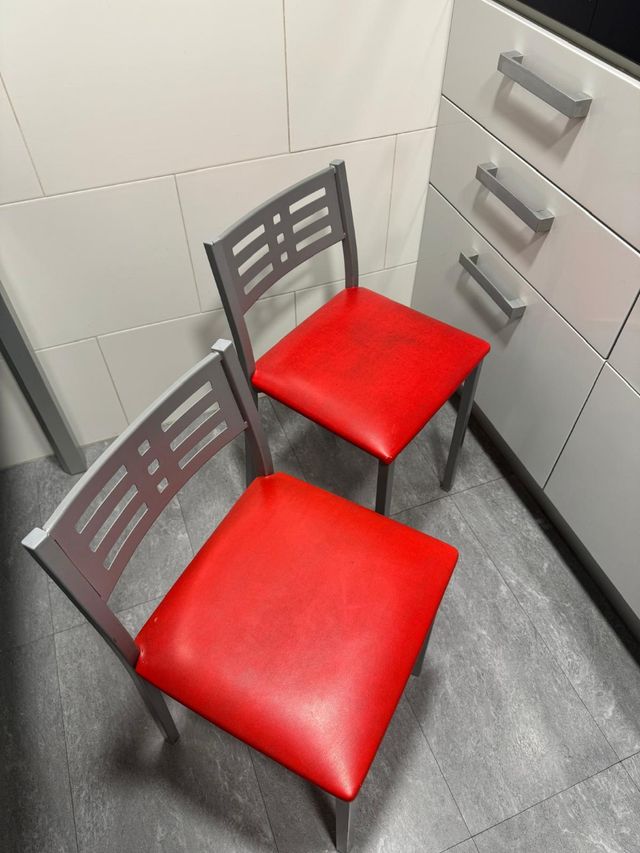 Mesa cristal y sillas