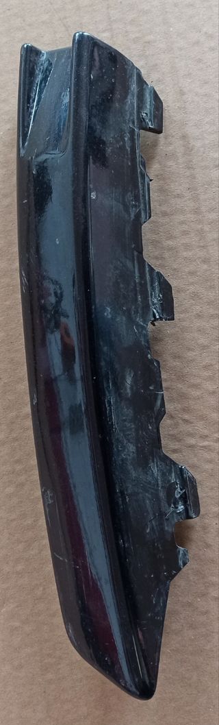 MOLDURA PARAGOLPES VOLWAGUEN PASSAT