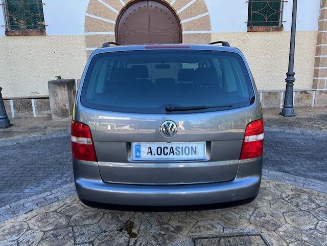 Volkswagen Touran 1.6 Conceptline