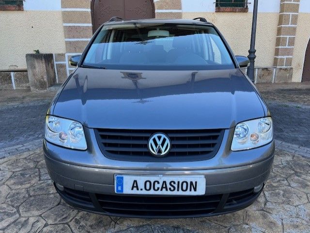 Volkswagen Touran 1.6 Conceptline