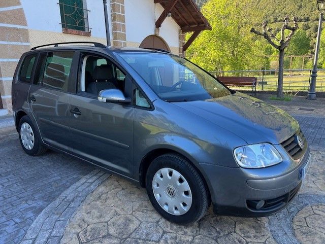 Volkswagen Touran 1.6 Conceptline