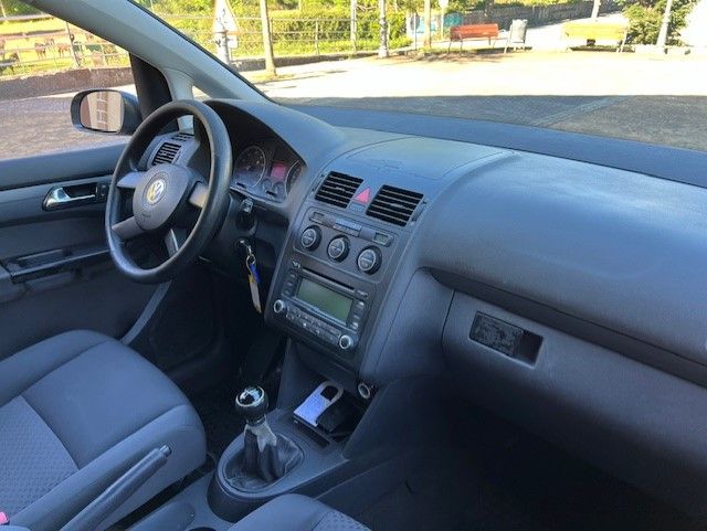Volkswagen Touran 1.6 Conceptline