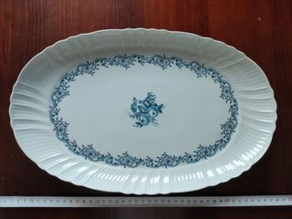 Conjunto de vajilla porcelana Irabia.