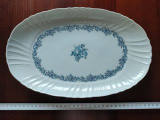 Conjunto de vajilla porcelana Irabia.
