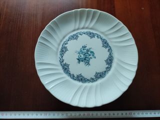 Conjunto de vajilla porcelana Irabia.