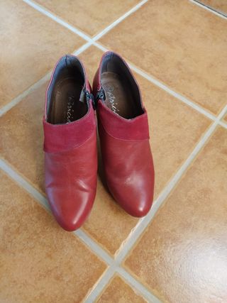 Botines Rojos de piel.