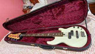 Estuche italiano VGV para bajos Yamaha BB