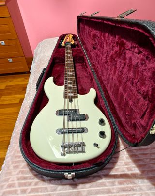 Estuche italiano VGV para bajos Yamaha BB