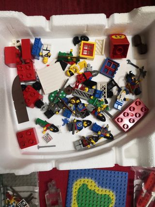 Piezas y muñecos lego de los 80, 90