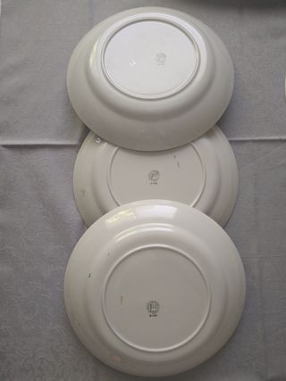 Vajilla antigua de porcelana