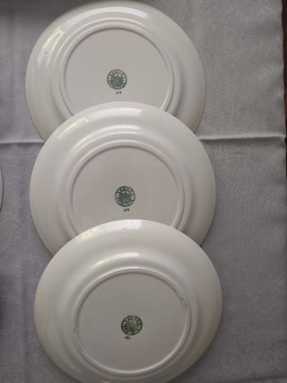 Vajilla antigua de porcelana