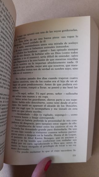 El manuscrito carmesí