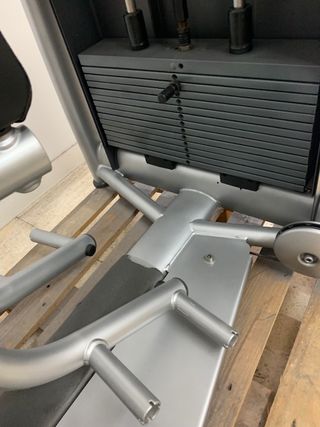 Technogym máquina adductor. Seminueva.