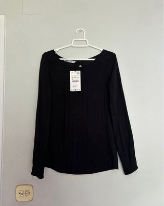Blusa negra de zara