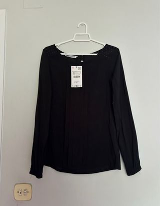 Blusa negra de zara