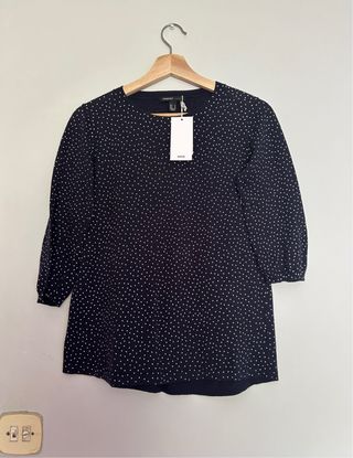 Jersey azul marino con puntos blancos de mango