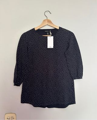 Jersey azul marino con puntos blancos de mango