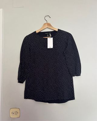 Jersey azul marino con puntos blancos de mango