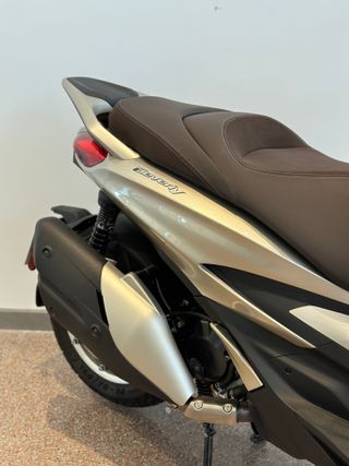 PIAGGIO BEVERLY 400. Carnet A2