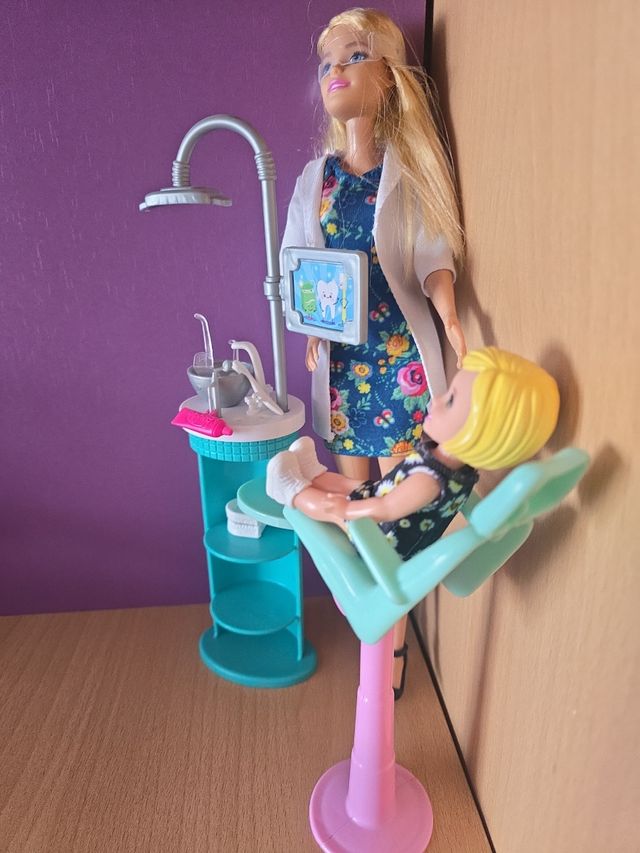 Barbie quiero ser dentista, muñeca niña