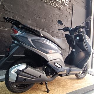 Nuevo scooter Suzuki Burgman Street 125EX