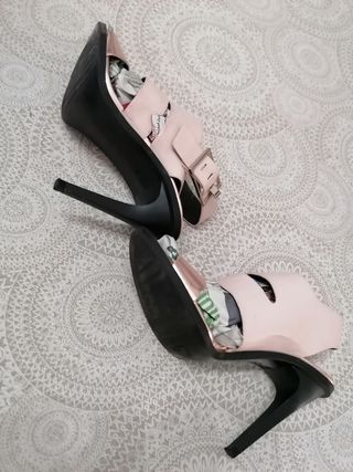 Sandalias Zara de tacón aguja