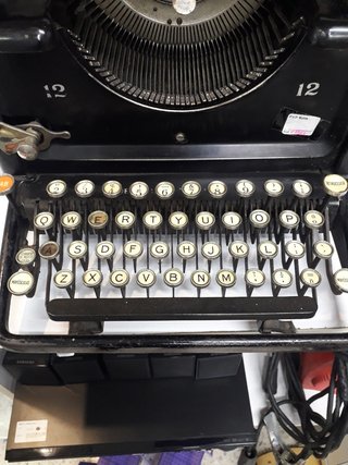 Máquina de escribir antigua
