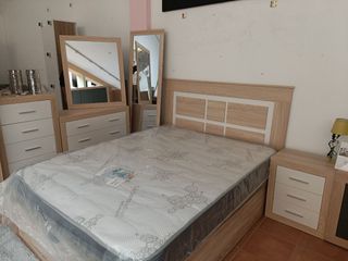 DORMITORIOS - CABECERO Y DOS MESITAS (MAS MUEBLES)