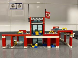 Estacion de bomberos de lego