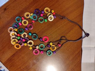 Collane in legno multicolore