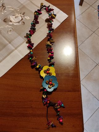 Collane in legno multicolore