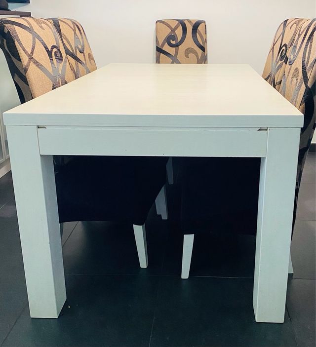 Mesa comedor - cocina blanca