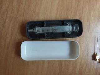 Siringa vintage in vetro  2 cc