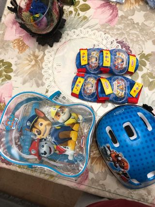 Coderas, rodilleras, casco, mochila