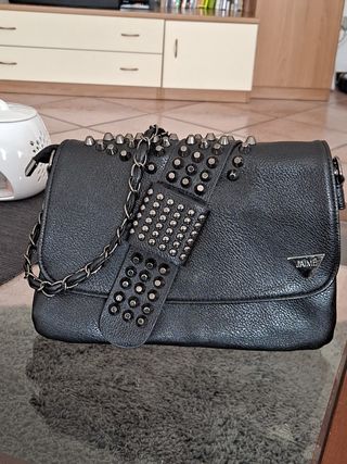 Borsetta con borchiette