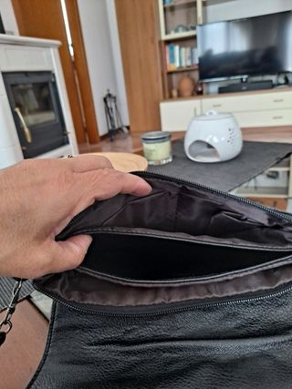 Borsetta con borchiette