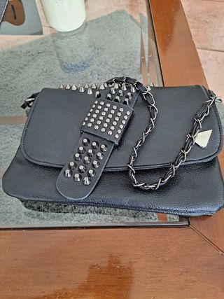 Borsetta con borchiette